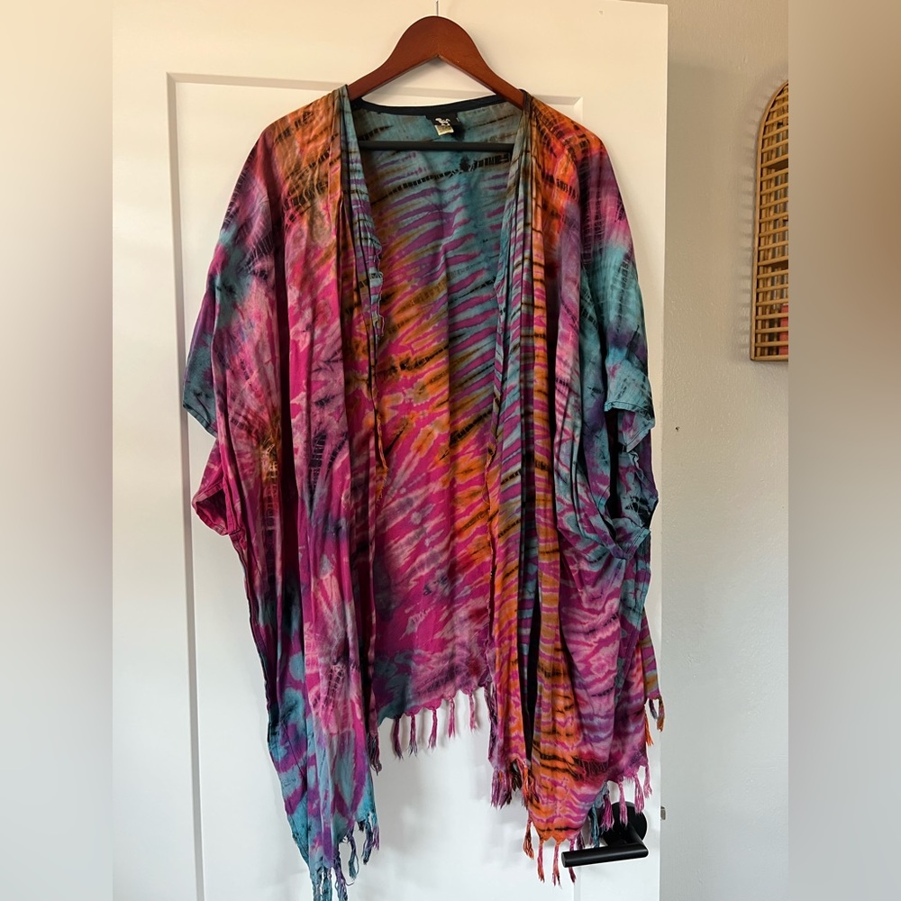 Jayli Tie-dye fringe kimono wrap